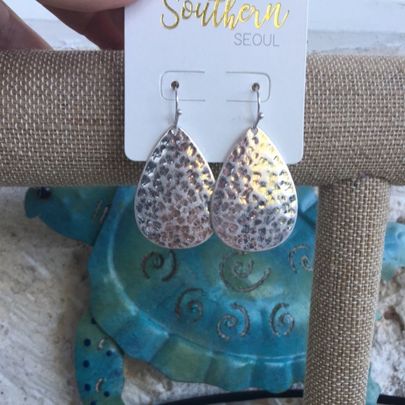 RESTOCKED! Hammered Silver drop earrings - Picture 3 of 6
